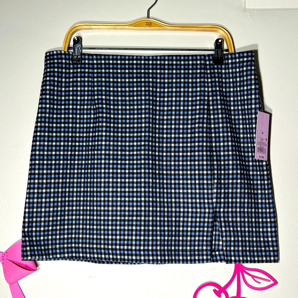 WILD FABLE BLACK AND BLUE SKIRT